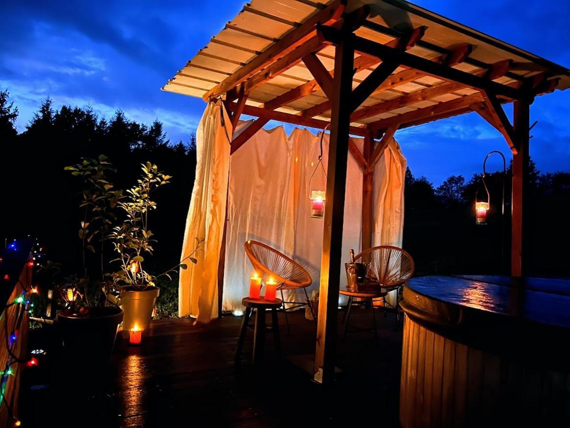 Domaine Le Manoir, Gites De Charme Et De Caractere Avec Piscines Privatisees Et Spa Nordique Fossemagne ภายนอก รูปภาพ